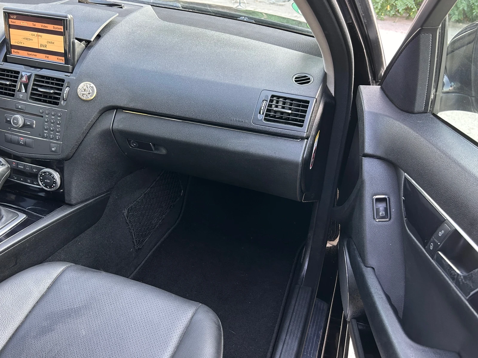 Mercedes-Benz C 220, снимка 8 - Автомобили и джипове - 55825773