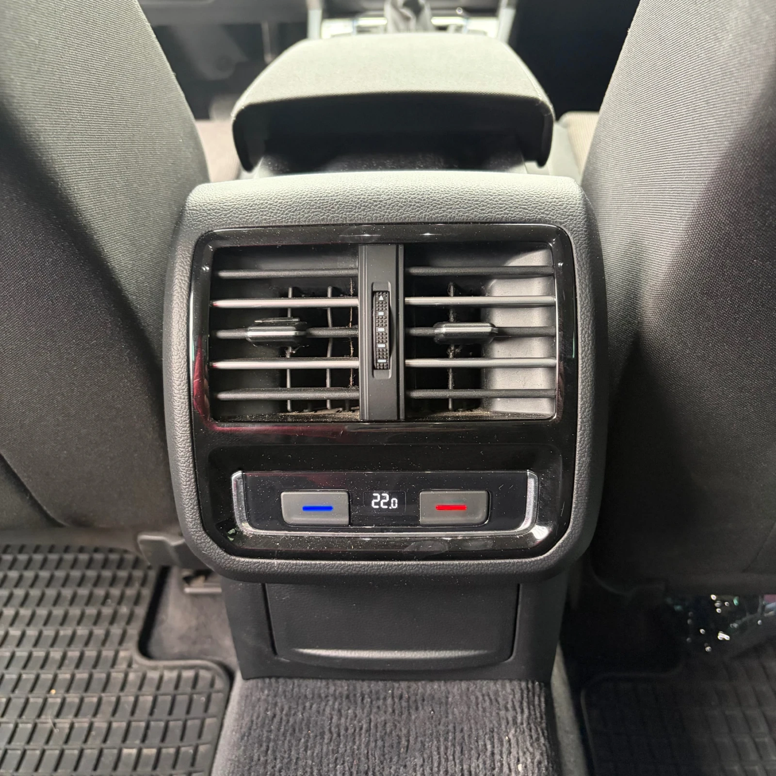 VW Passat, снимка 7 - Автомобили и джипове - 56171344