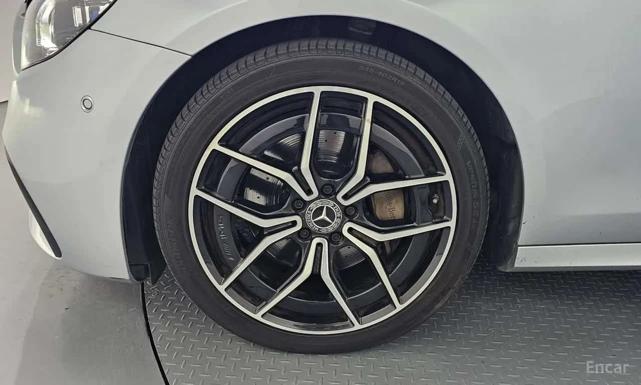 Mercedes-Benz E 220 d 4MATIC AMG Lin/���������/�����/360/������� | Mobile.bg � ����������� 5