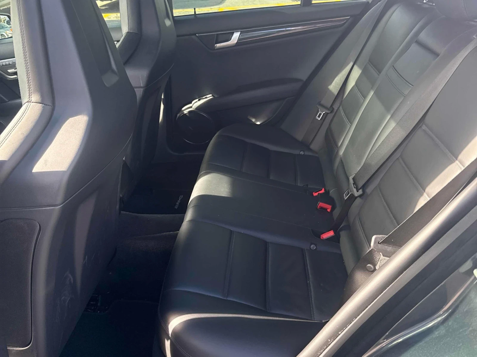 Mercedes-Benz C 63 AMG �������* Back cam* Keyless* 2�����* �������*  | Mobile.bg � ����������� 10