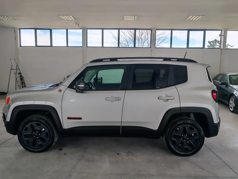 Jeep Renegade 2.0 DIZEL 170KN, снимка 3 - Автомобили и джипове - 49529769