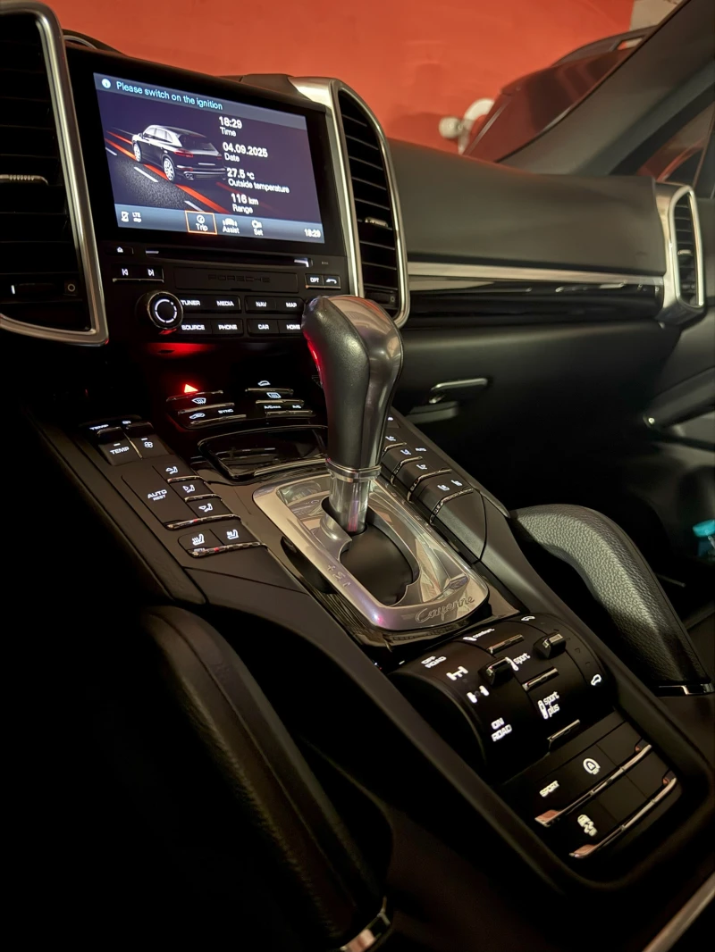 Porsche Cayenne Platinium Edition, снимка 9 - Автомобили и джипове - 52657218