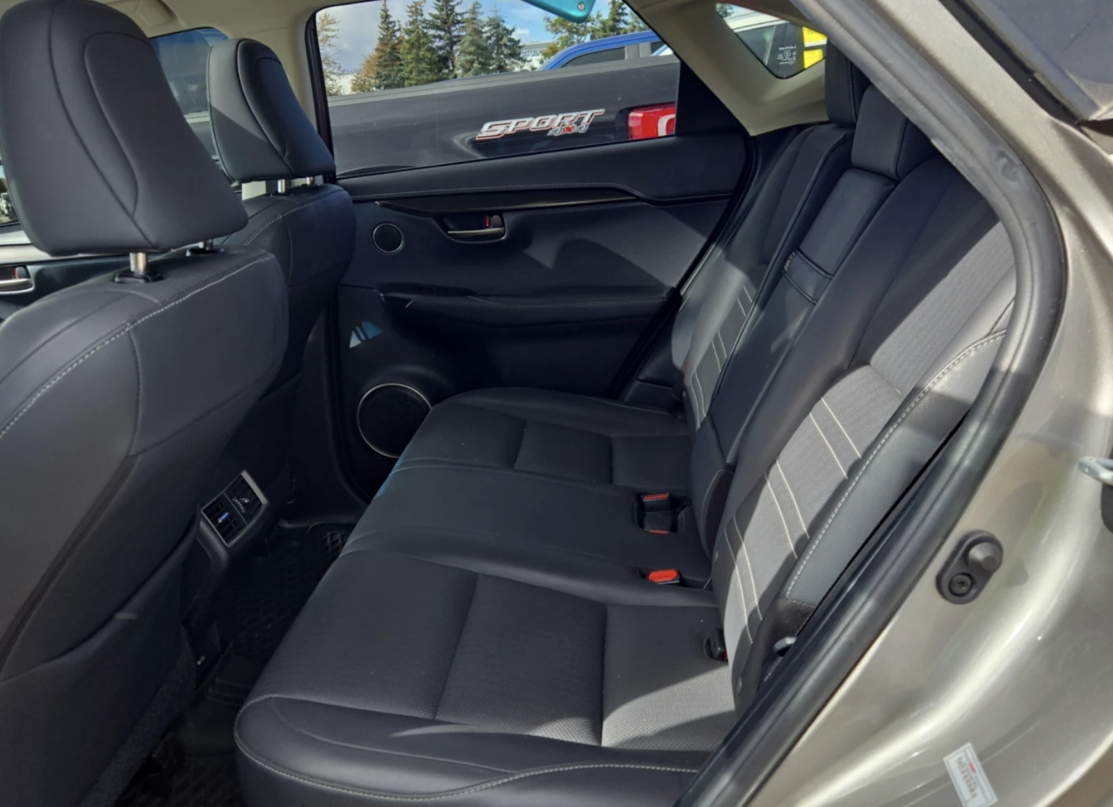 Lexus NX 200t  - изображение 10