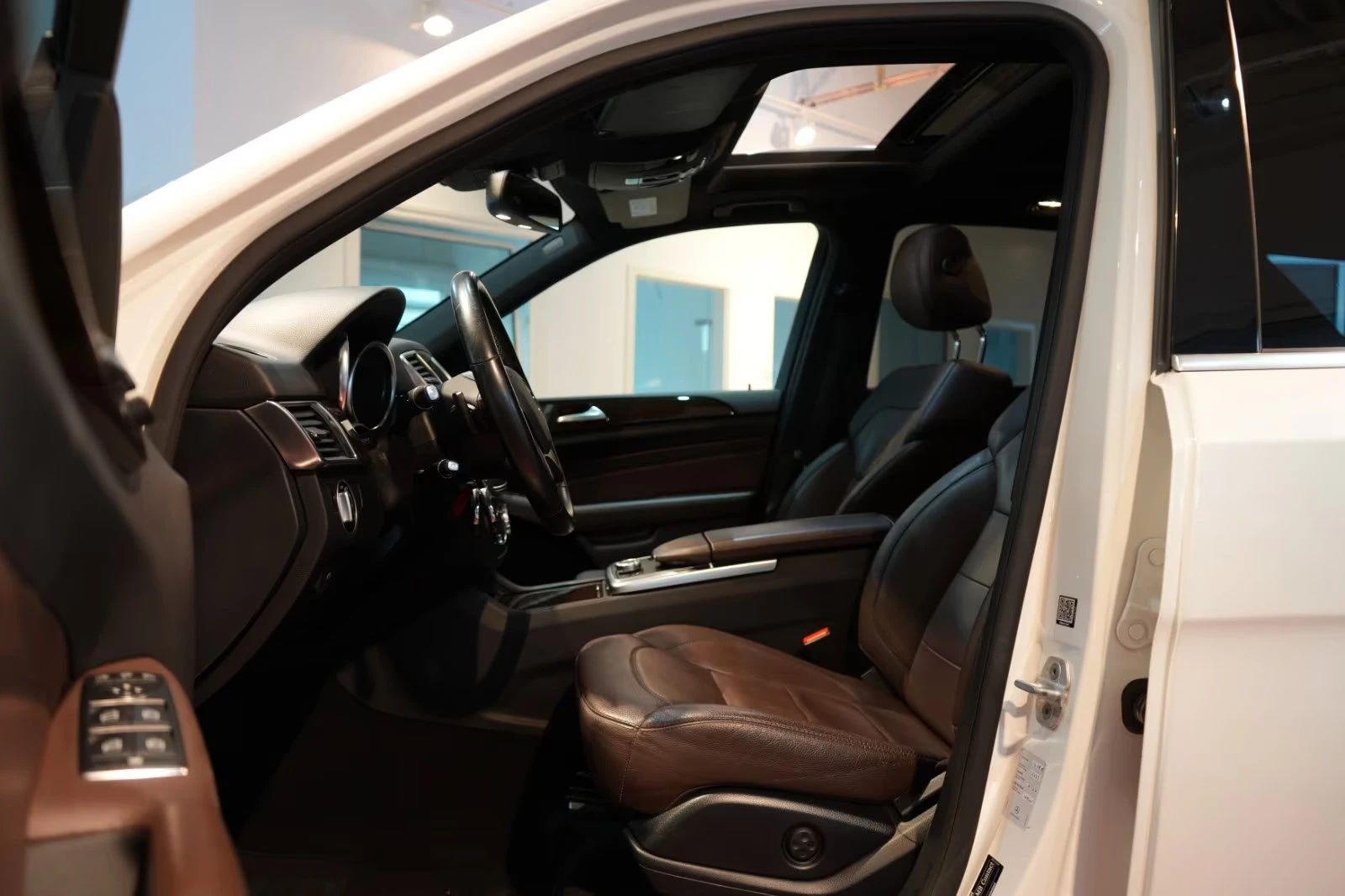 Mercedes-Benz ML 350 AMG/258HP/4MATIC/7G/360/PANO/NAVI/776v - изображение 9