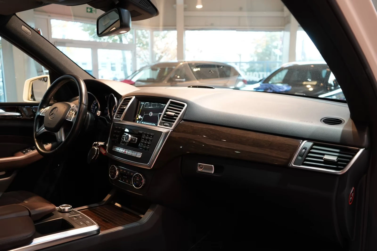 Mercedes-Benz ML 350 AMG/258HP/4MATIC/7G/360/PANO/NAVI/776v | Mobile.bg   13