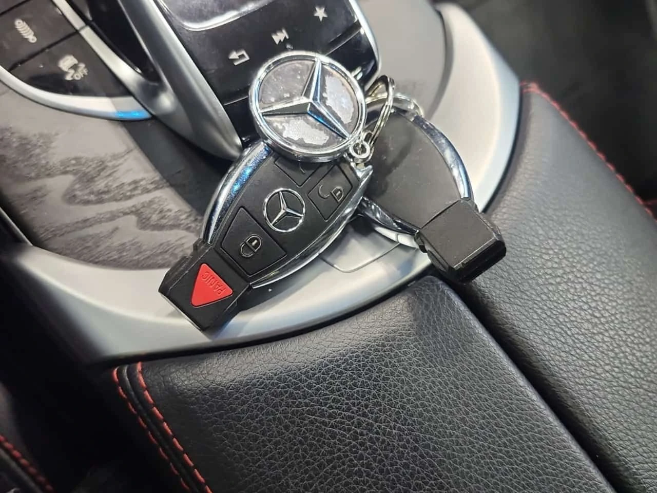 Mercedes-Benz GLC 43 AMG PANORAMA| ПАМЕТ| 2 КЛЮЧА| CARFAX| , снимка 17 - Автомобили и джипове - 53785344