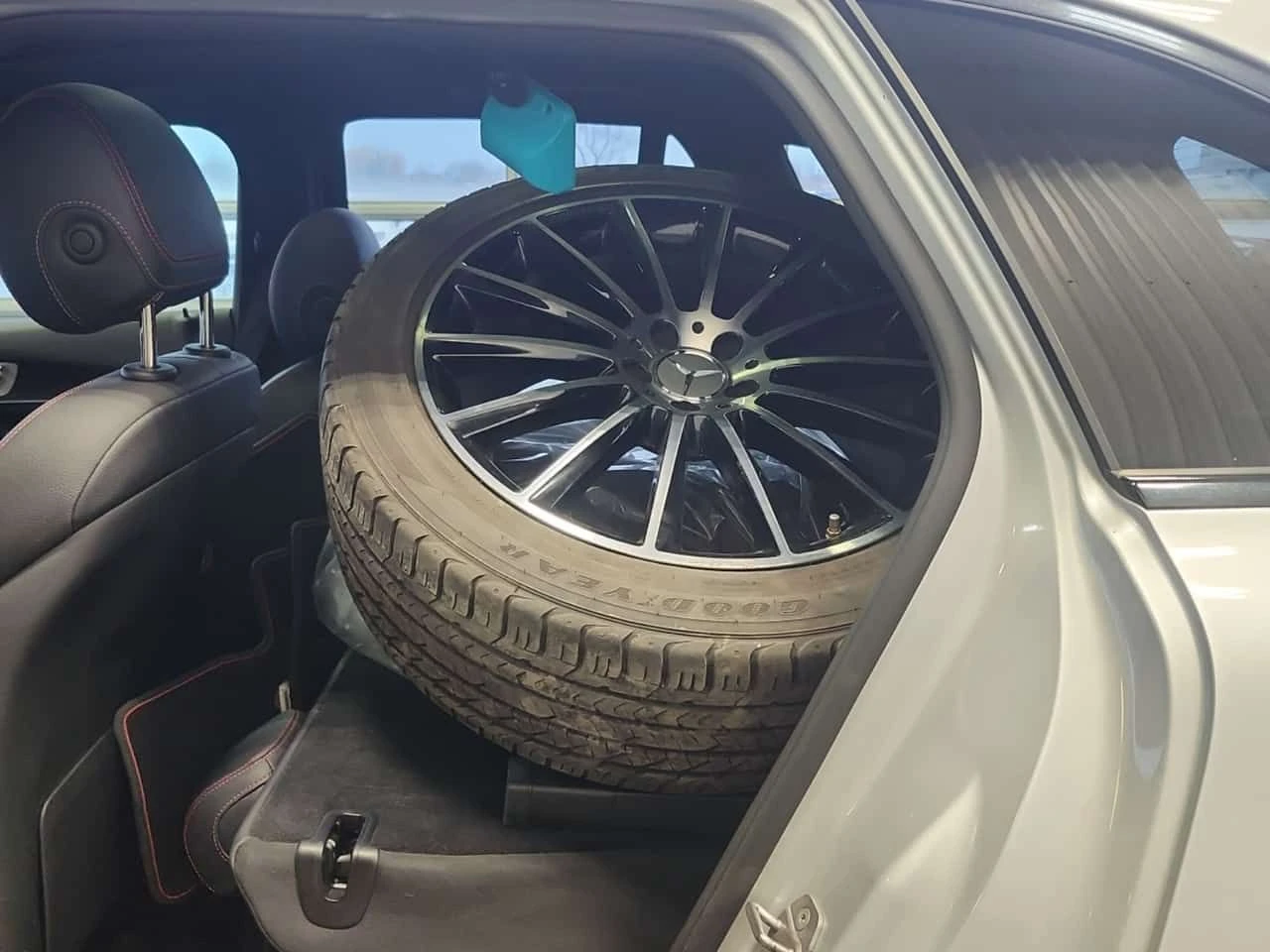 Mercedes-Benz GLC 43 AMG PANORAMA| ПАМЕТ| 2 КЛЮЧА| CARFAX| , снимка 12 - Автомобили и джипове - 53785344