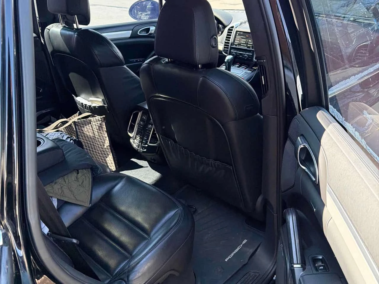 Porsche Cayenne Turbo  CARFAX, снимка 11 - Автомобили и джипове - 54138357