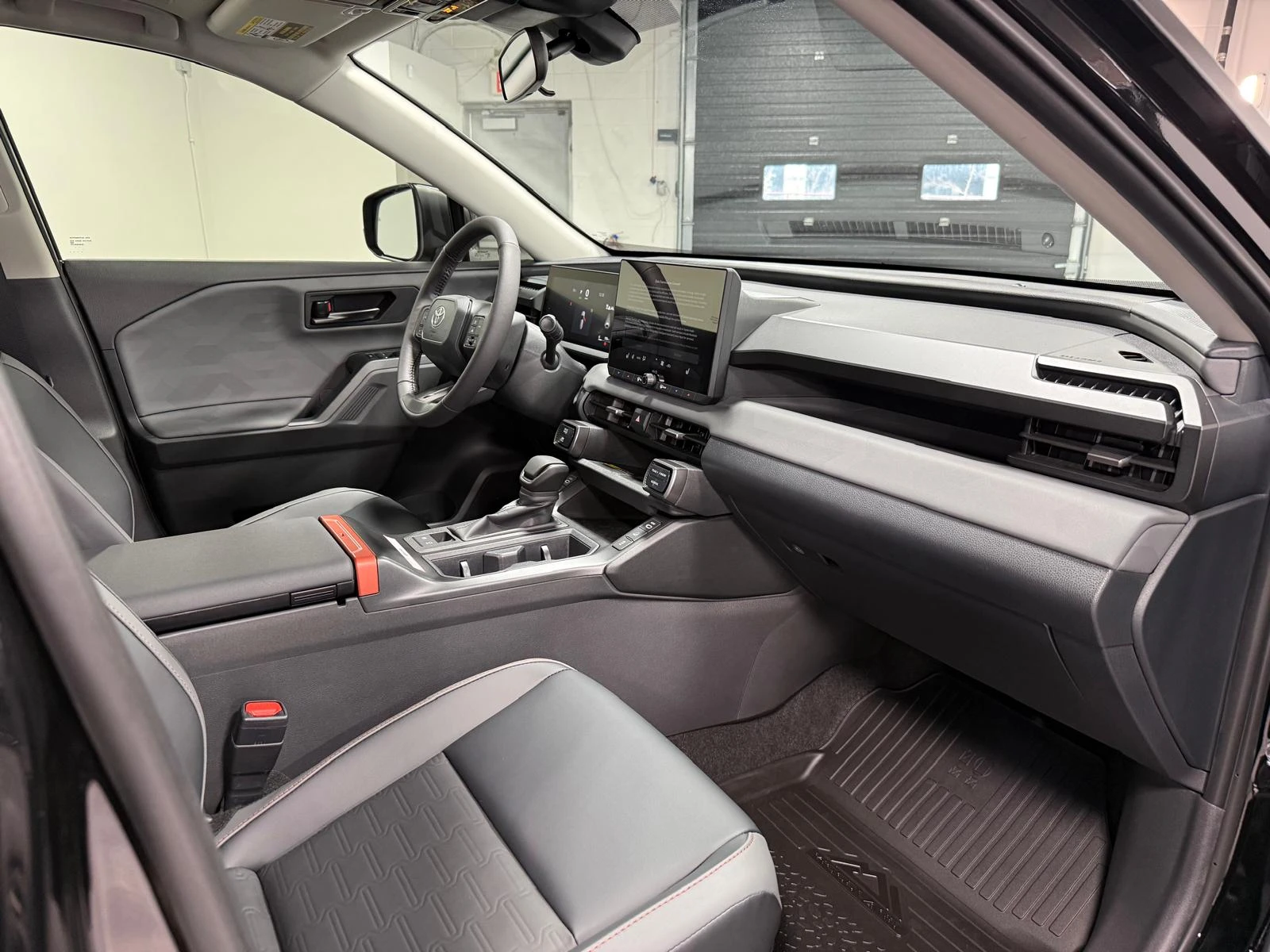 Toyota Rav4 2.5 Woodland AWD Hybrid, снимка 15 - Автомобили и джипове - 54242238