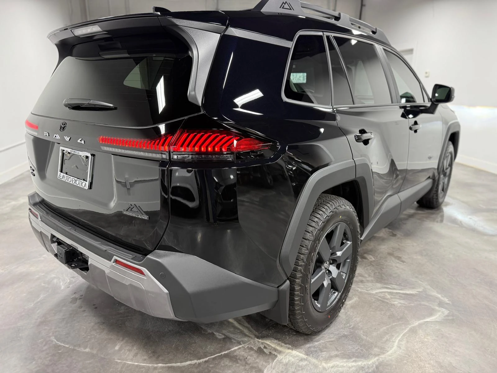 Toyota Rav4 2.5 Woodland AWD Hybrid, снимка 4 - Автомобили и джипове - 54242238