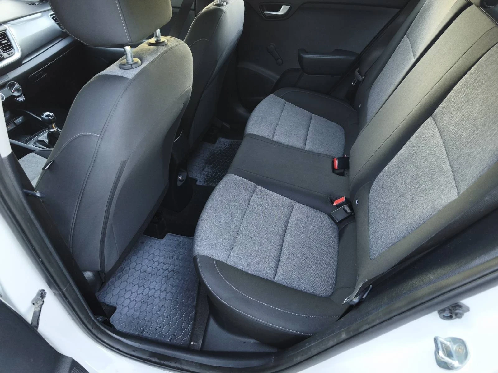 Kia Stonic 1.2, снимка 7 - Автомобили и джипове - 54696879