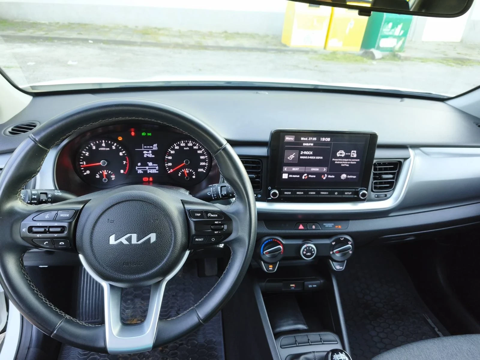 Kia Stonic 1.2, снимка 10 - Автомобили и джипове - 54696879