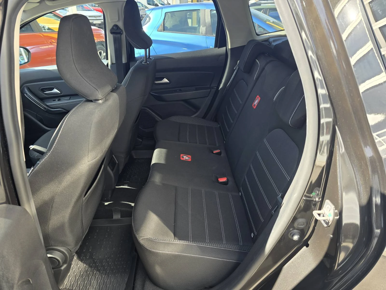 Dacia Duster 1.3 TCe 150 �.�. ������ 4x4 Stop & Start N1 | Mobile.bg � ����������� 15