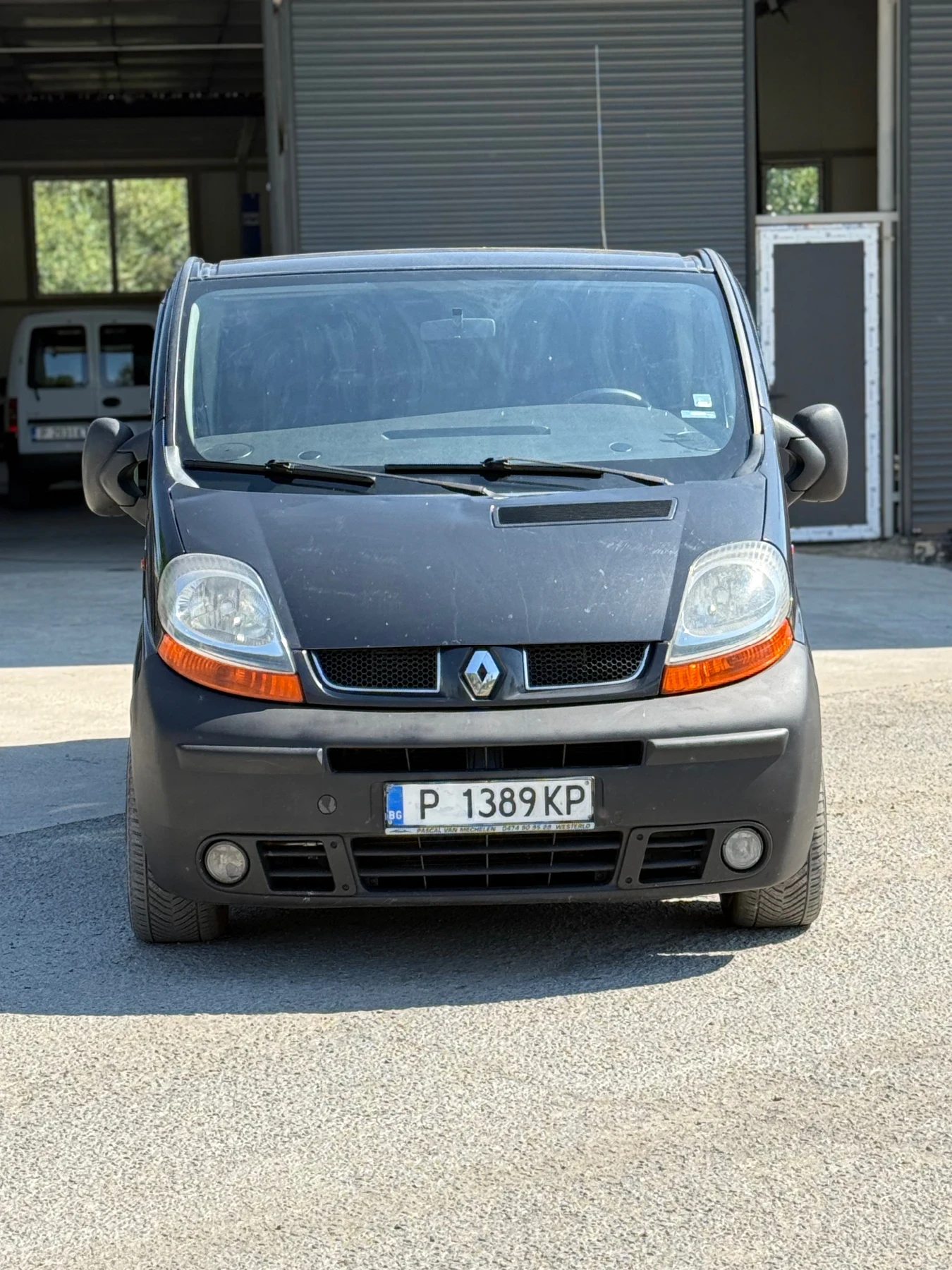 Renault Trafic 2.5dci - изображение 2
