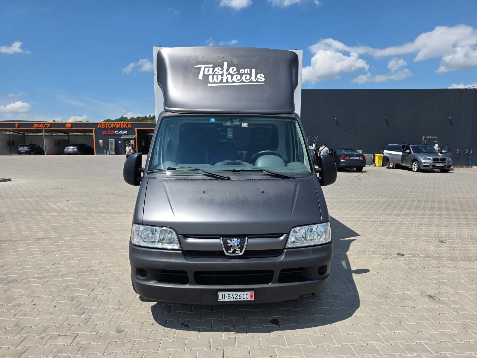 Peugeot Boxer  2.8HDI-36760km МОБИЛЕН МАГАЗИН-ШВЕЙЦАРИЯ, снимка 4 - Бусове и автобуси - 54870122
