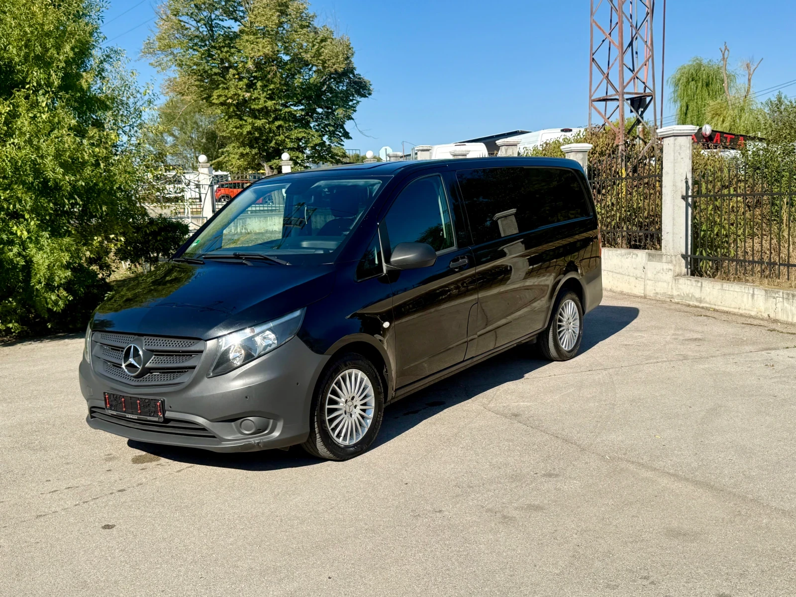 Mercedes-Benz Vito Автомат* 4+ 1 места* MAXI* товаропътнически, снимка 2 - Бусове и автобуси - 56107454