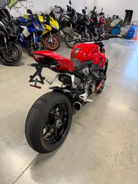 ����� �� �������� �� Ducati Streetfighter V2