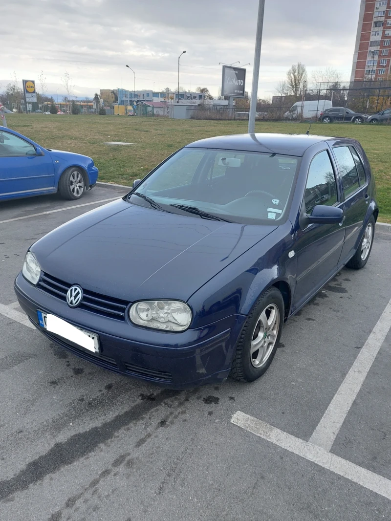 VW Golf, снимка 1 - Автомобили и джипове - 47930004