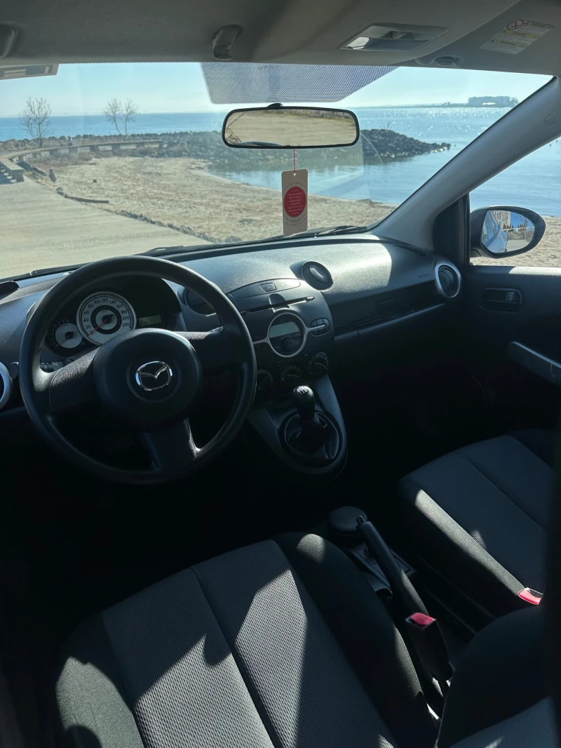 Mazda 2 1.3, снимка 9 - Автомобили и джипове - 49378831