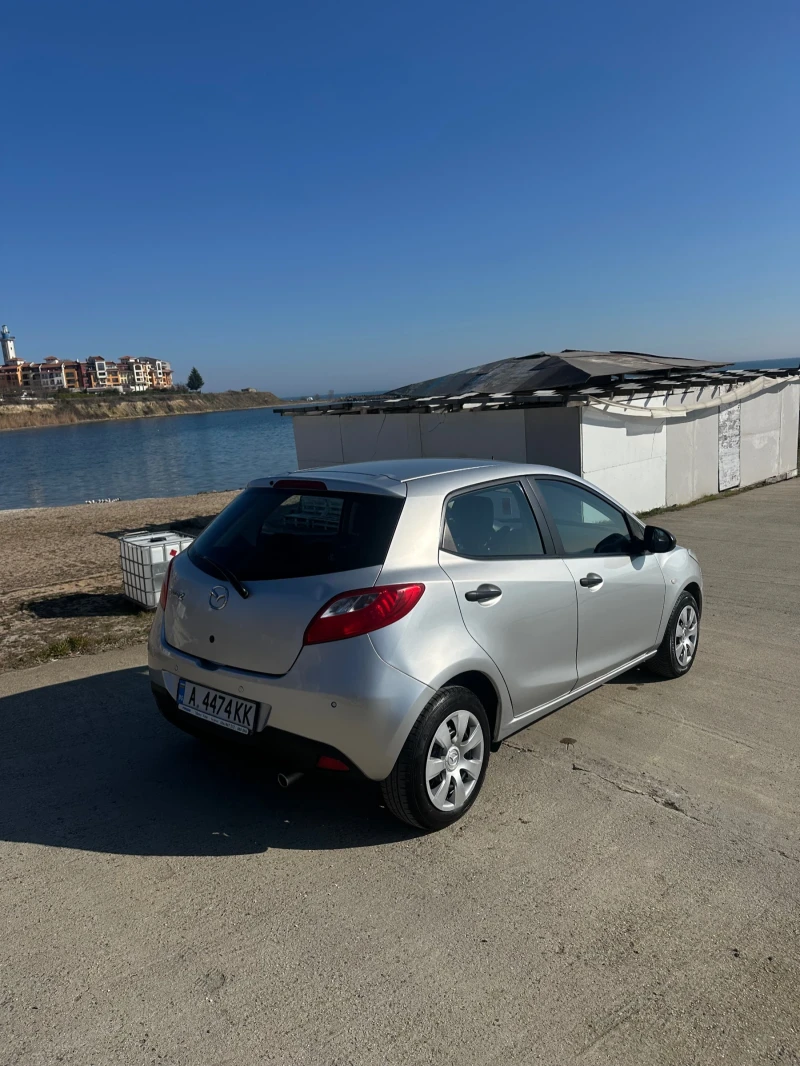 Mazda 2 1.3, снимка 4 - Автомобили и джипове - 49378831