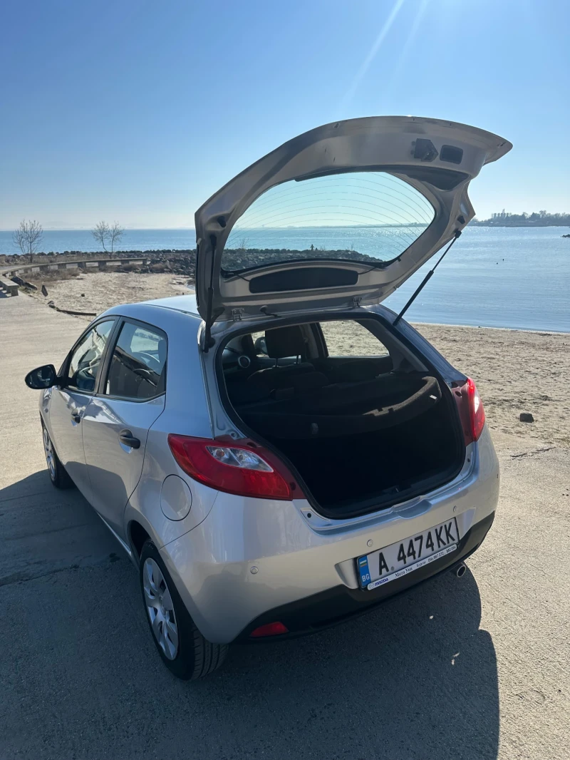 Mazda 2 1.3, снимка 7 - Автомобили и джипове - 49378831