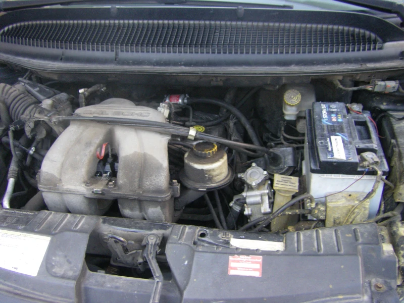 Chrysler Voyager 2.4 i, снимка 10 - Автомобили и джипове - 52313522