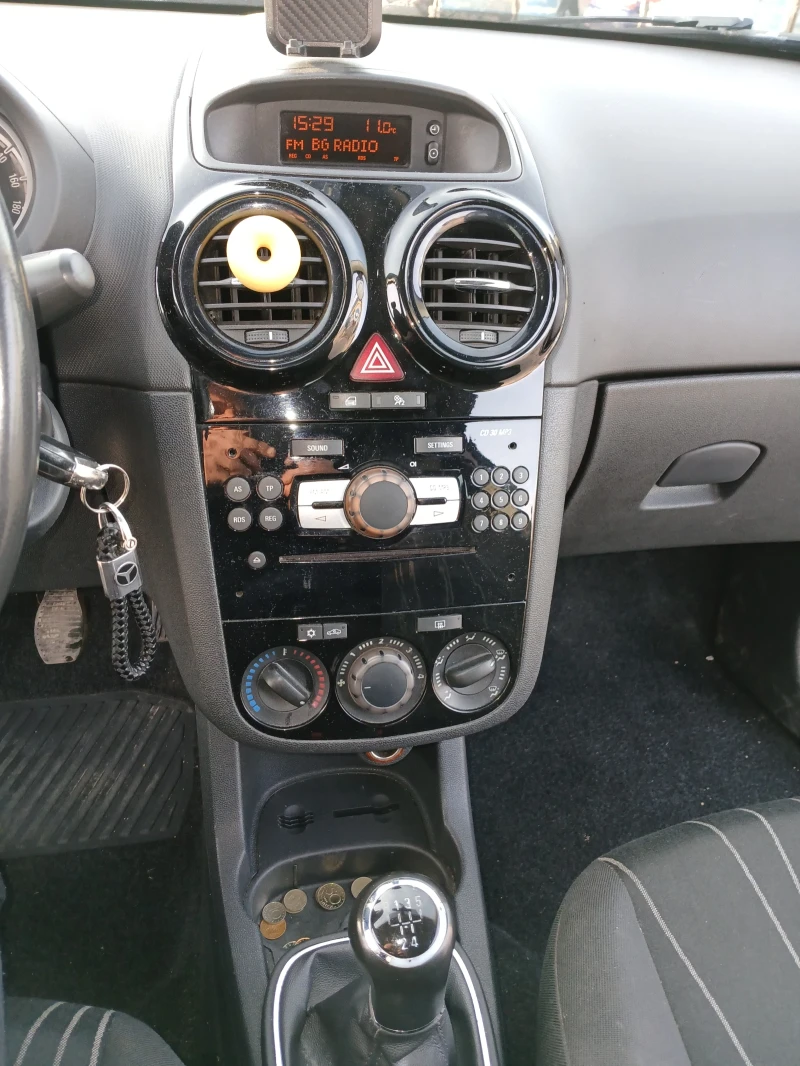 Opel Corsa 111 д, снимка 14 - Автомобили и джипове - 52727868