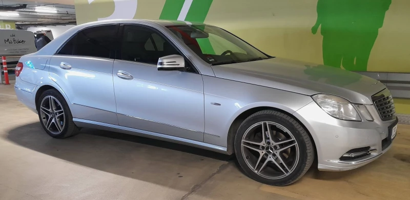 Mercedes-Benz E 220 AMG Elegance, снимка 2 - Автомобили и джипове - 52840619