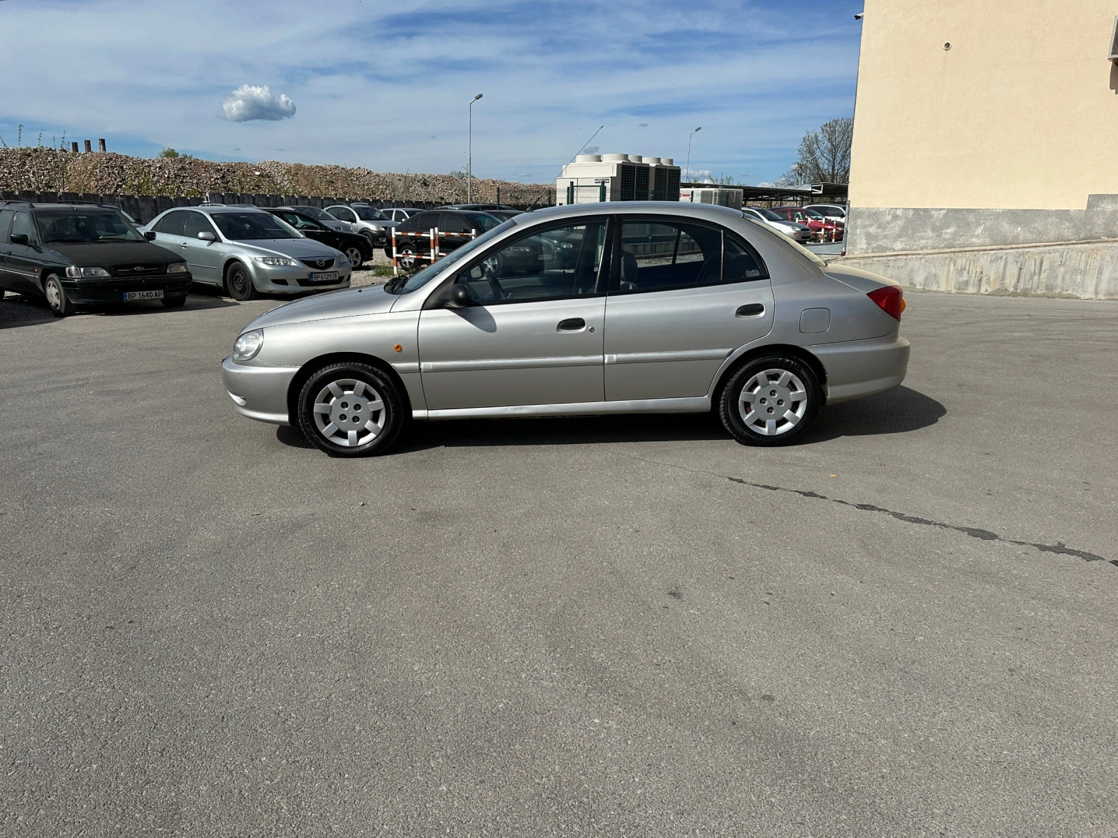 Kia Rio 1.3i -  КЛИМАТИК - изображение 8