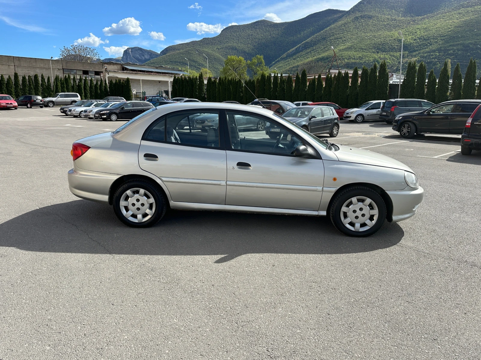 Kia Rio 1.3i -  КЛИМАТИК - изображение 4