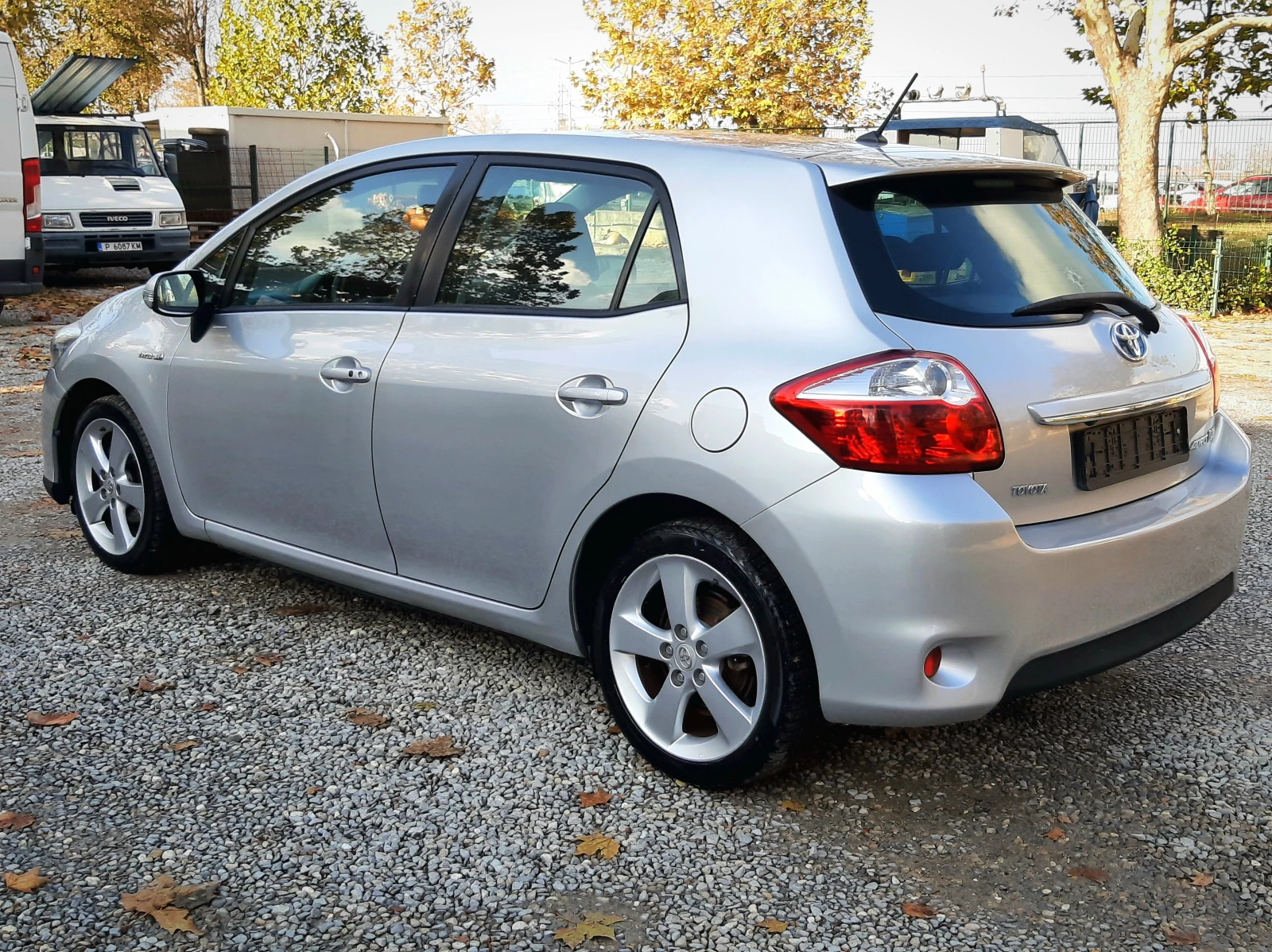 Toyota Auris 1.8VVT-i HIBRID - изображение 7