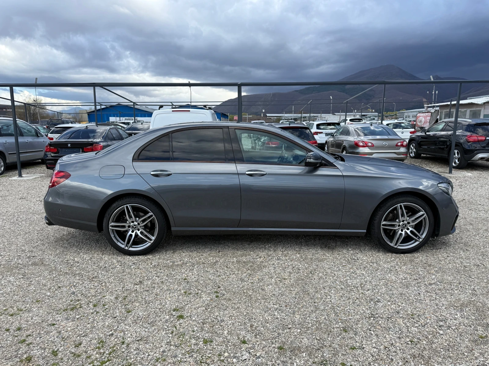 Mercedes-Benz E 220 2.2d/AMG/PANORAMA/360/Head UP/FULL - изображение 8