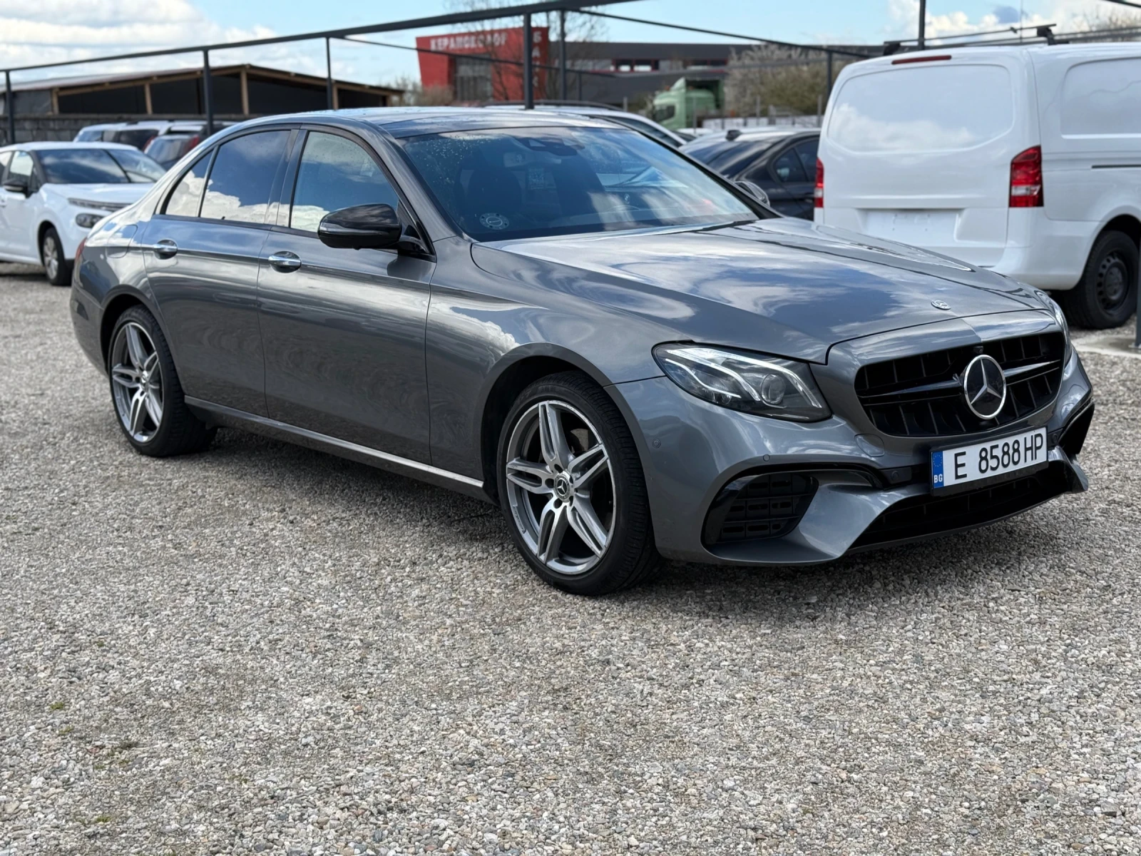 Mercedes-Benz E 220 2.2d/AMG/PANORAMA/360/Head UP/FULL - изображение 3