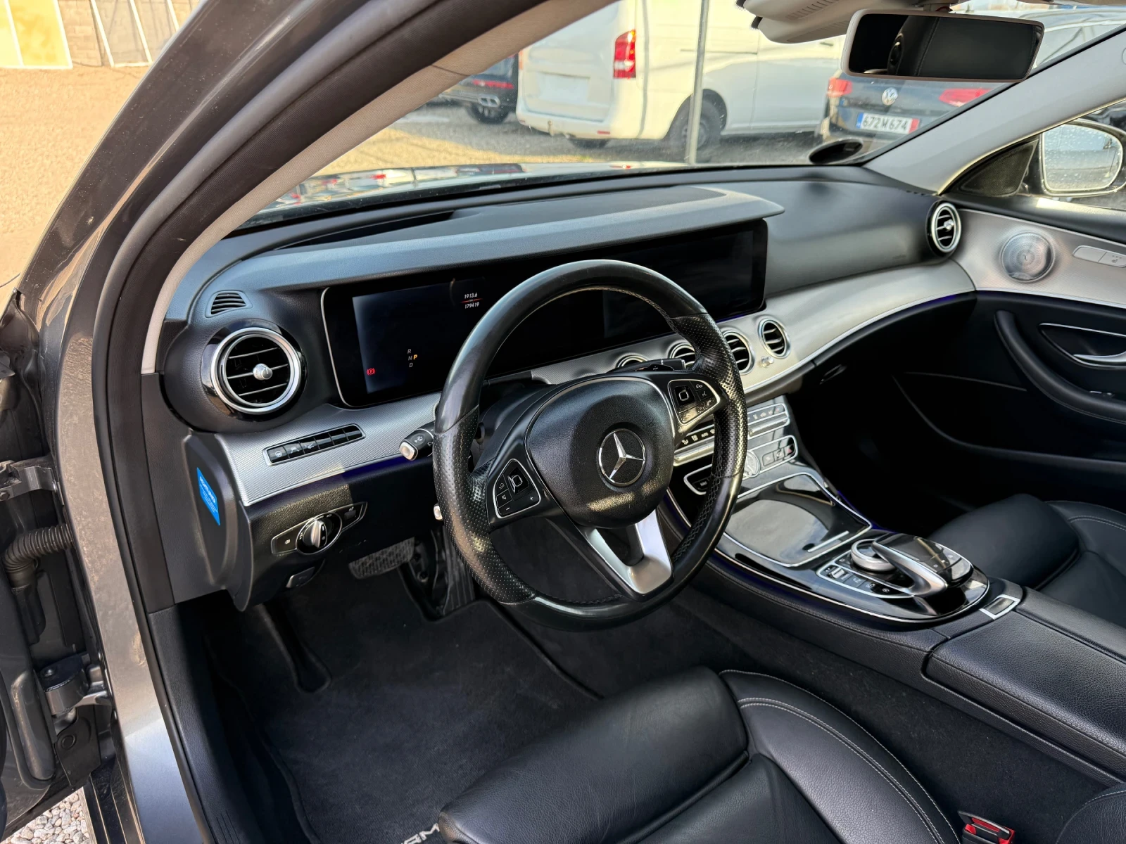 Mercedes-Benz E 220 2.2d/AMG/PANORAMA/360/Head UP/FULL - изображение 10