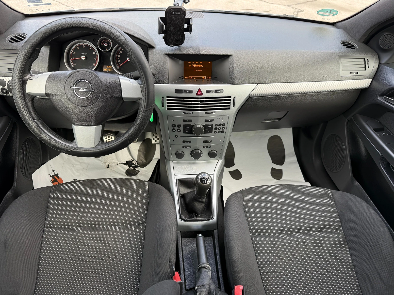 Opel Astra GTC 1.8i  - изображение 10