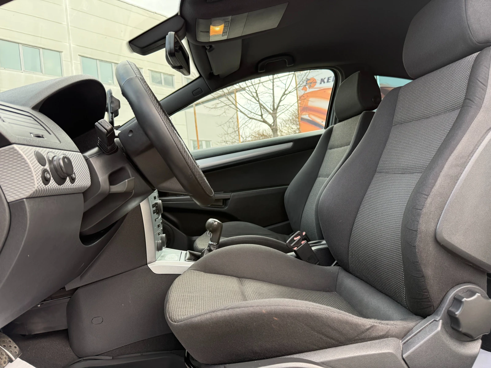 Opel Astra GTC 1.8i  - изображение 8