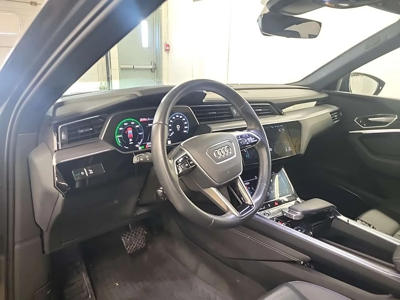 Audi E-Tron SPORTBACK TECHNIK  CARFAX | Mobile.bg � ����������� 10