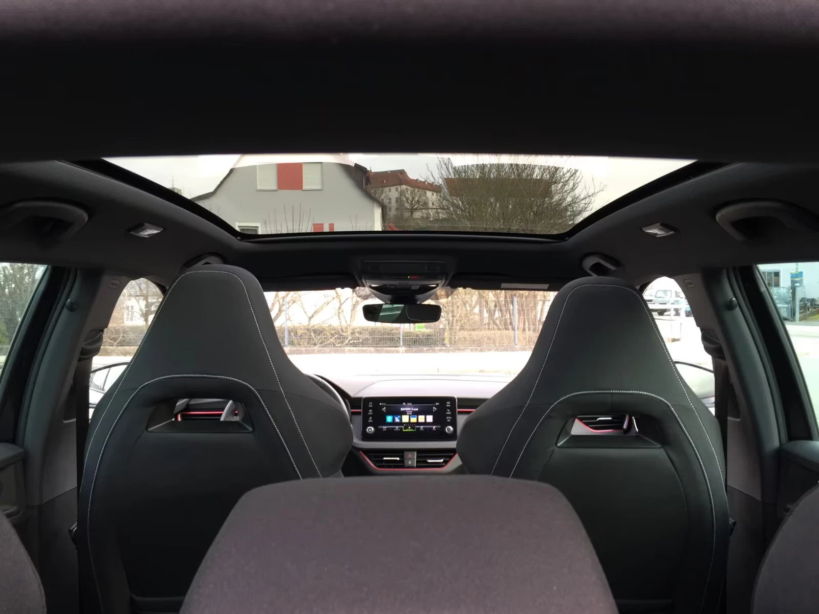 Skoda Scala 1.0TFSI/116HP/MONTECARLO/PANO/CAM/MATRIX/NAVI/129z, снимка 13 - Автомобили и джипове - 53780877