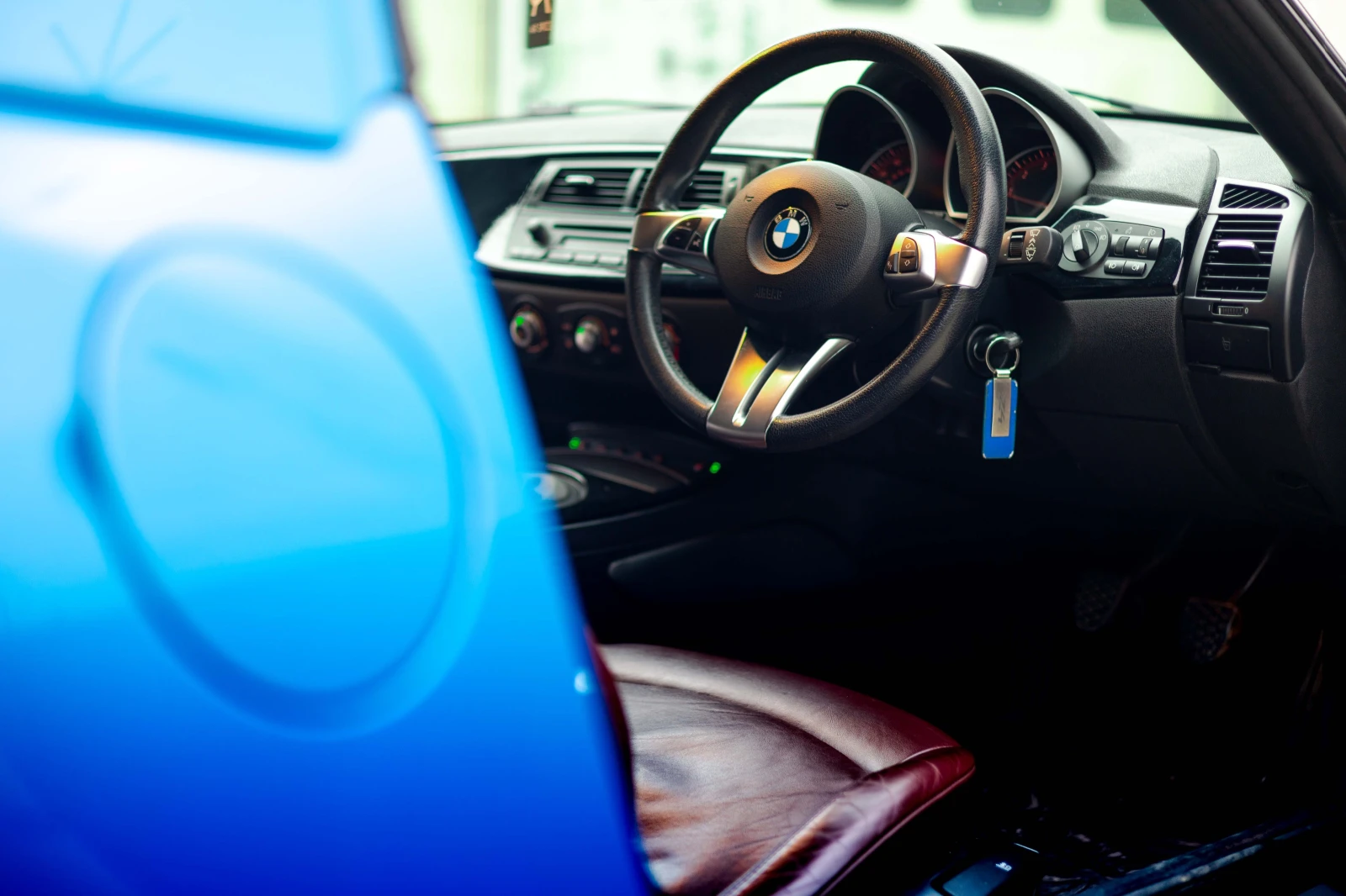 BMW Z4 2.0 Твърд Таван, снимка 12 - Автомобили и джипове - 53917472