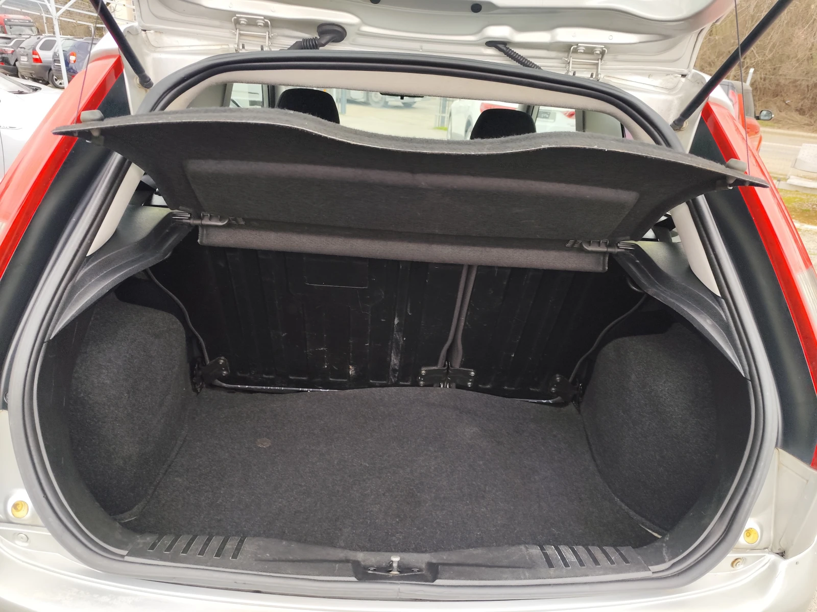 Ford Fiesta 1.2i* KLIMA* , снимка 11 - Автомобили и джипове - 53947252