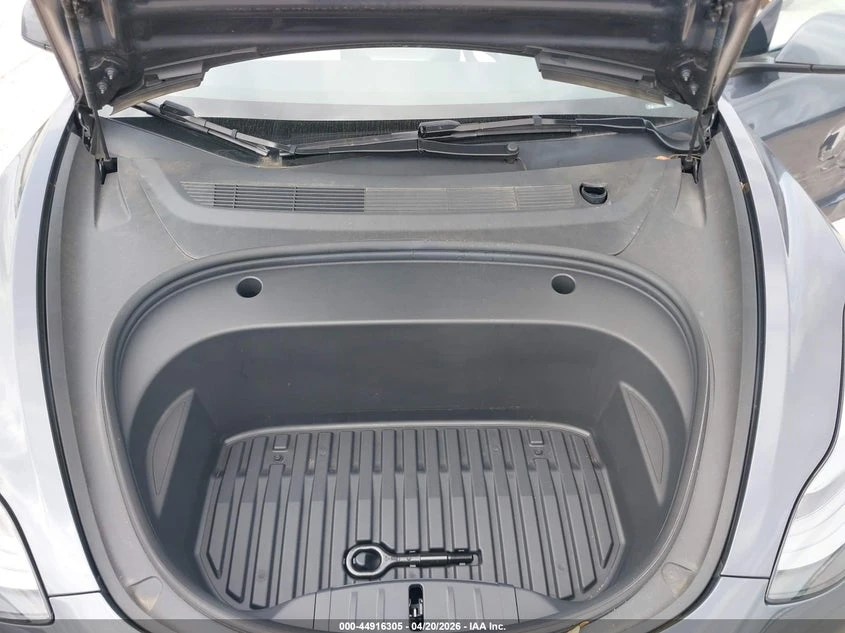 Tesla Model 3 Rear-Wheel Drive, снимка 10 - Автомобили и джипове - 54464174