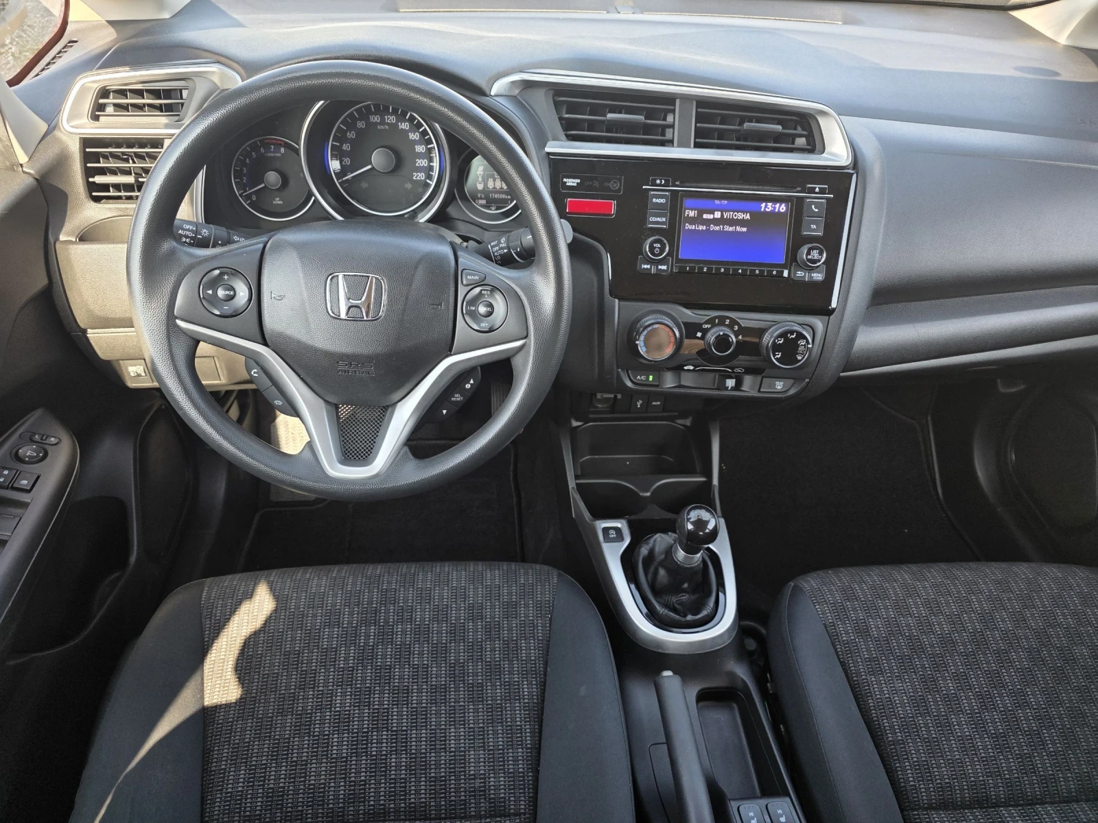 Honda Jazz 1.3i SWISS EDITION , снимка 10 - Автомобили и джипове - 54489250