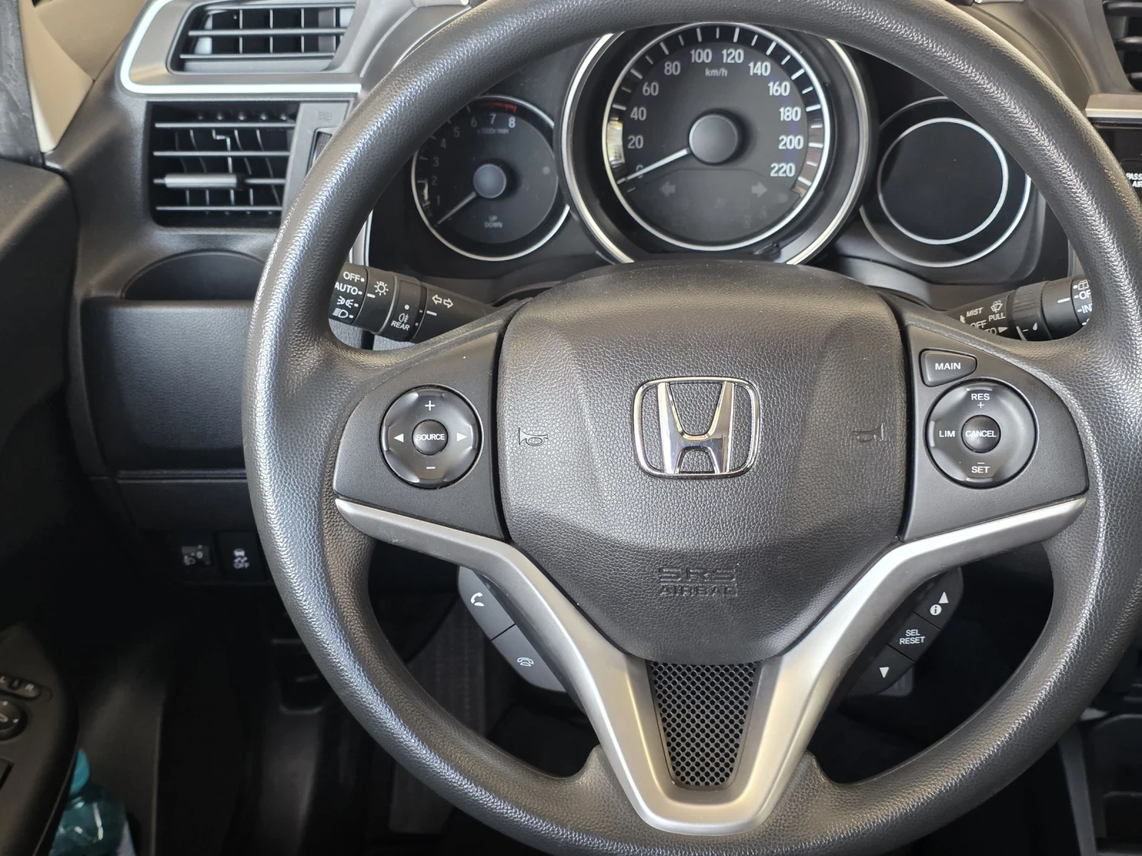 Honda Jazz 1.3i SWISS EDITION , снимка 11 - Автомобили и джипове - 54489250