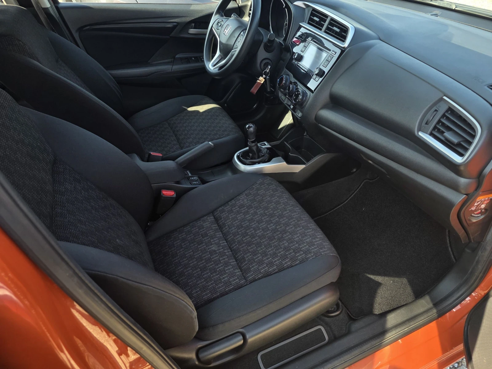 Honda Jazz 1.3i SWISS EDITION , снимка 8 - Автомобили и джипове - 54489250