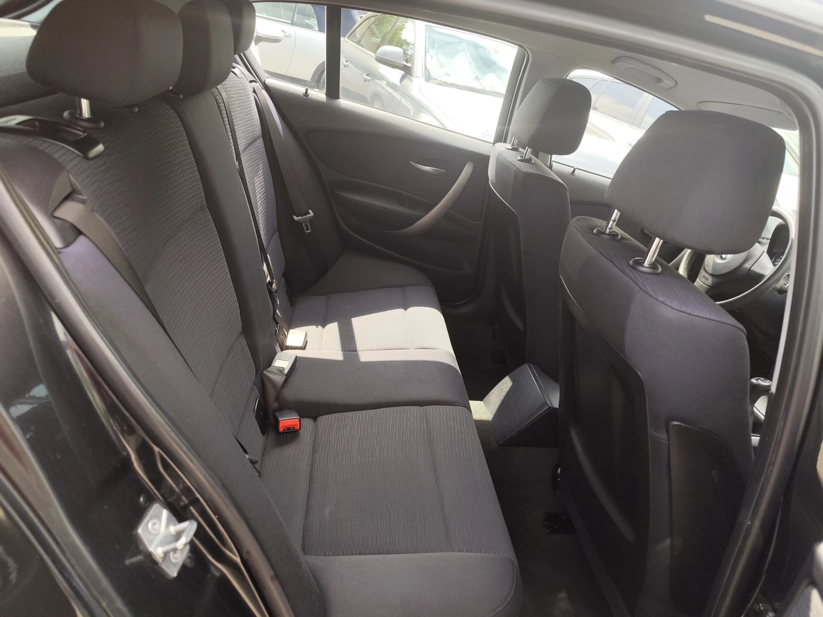 BMW 116 2.0D* KЛИМАТРОНИК* 6 СКОРОСТИ* , снимка 11 - Автомобили и джипове - 54735807