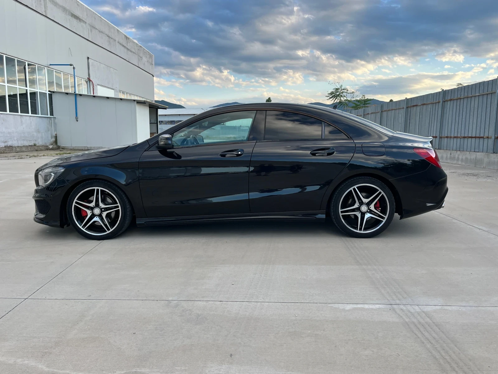 Mercedes-Benz CLA 220, снимка 5 - Автомобили и джипове - 55080599