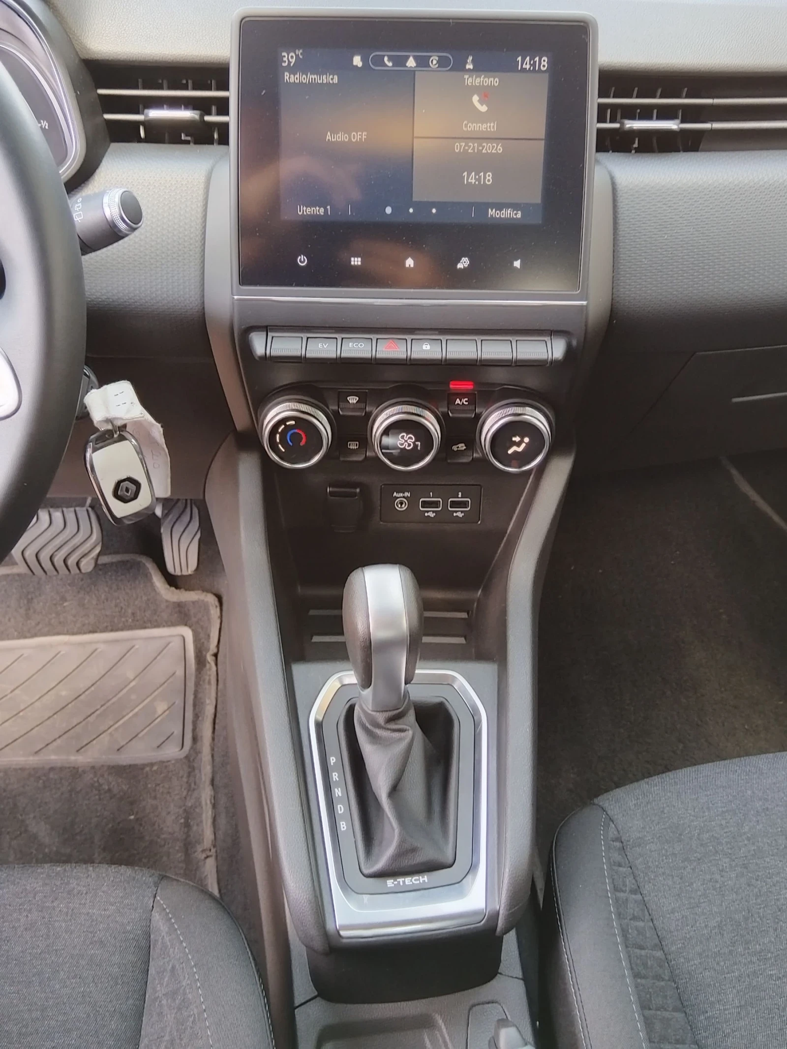 Renault Clio 1.6 i Full HIBRID E TEXH, снимка 9 - Автомобили и джипове - 55361907