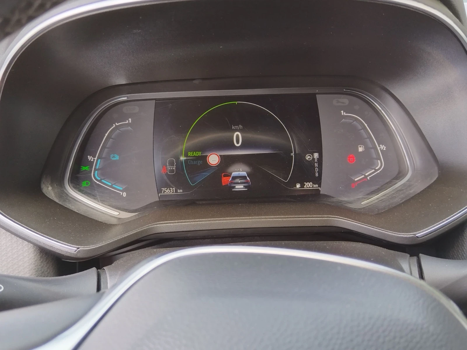 Renault Clio 1.6 i Full HIBRID E TEXH, снимка 4 - Автомобили и джипове - 55361907