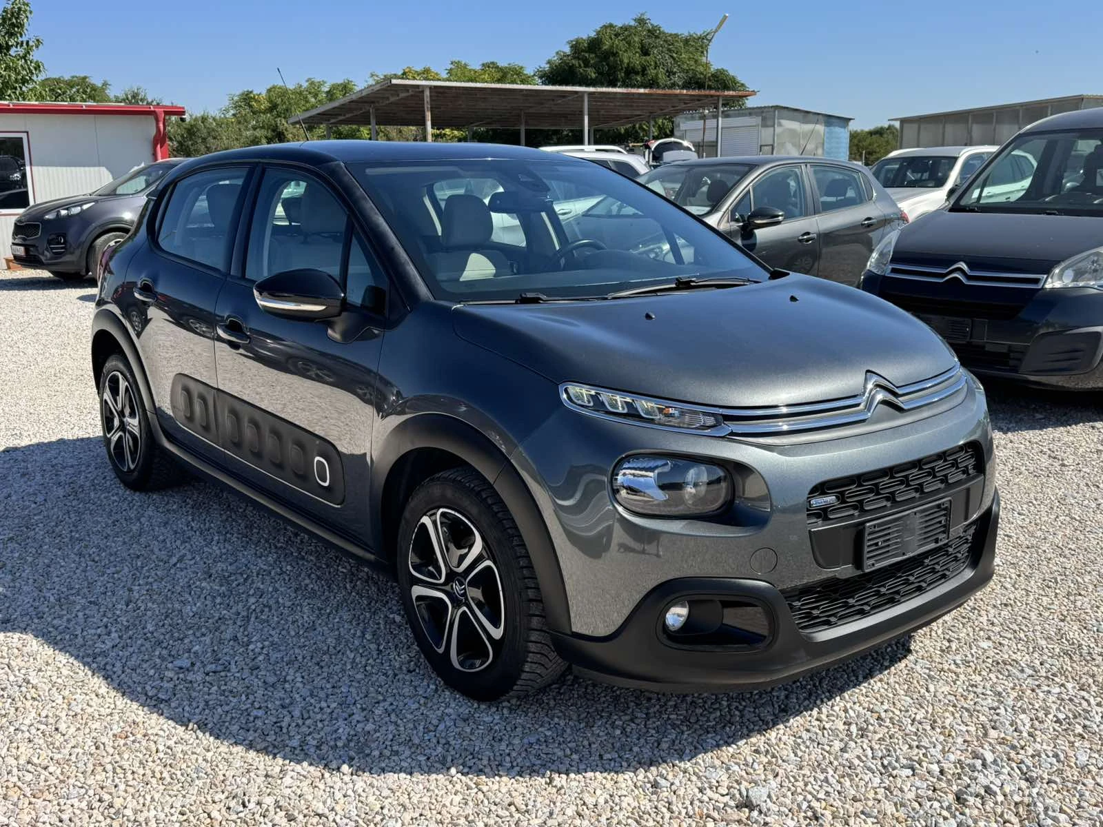 Citroen C3 1.2Pure Tech Shine, снимка 3 - Автомобили и джипове - 55688040