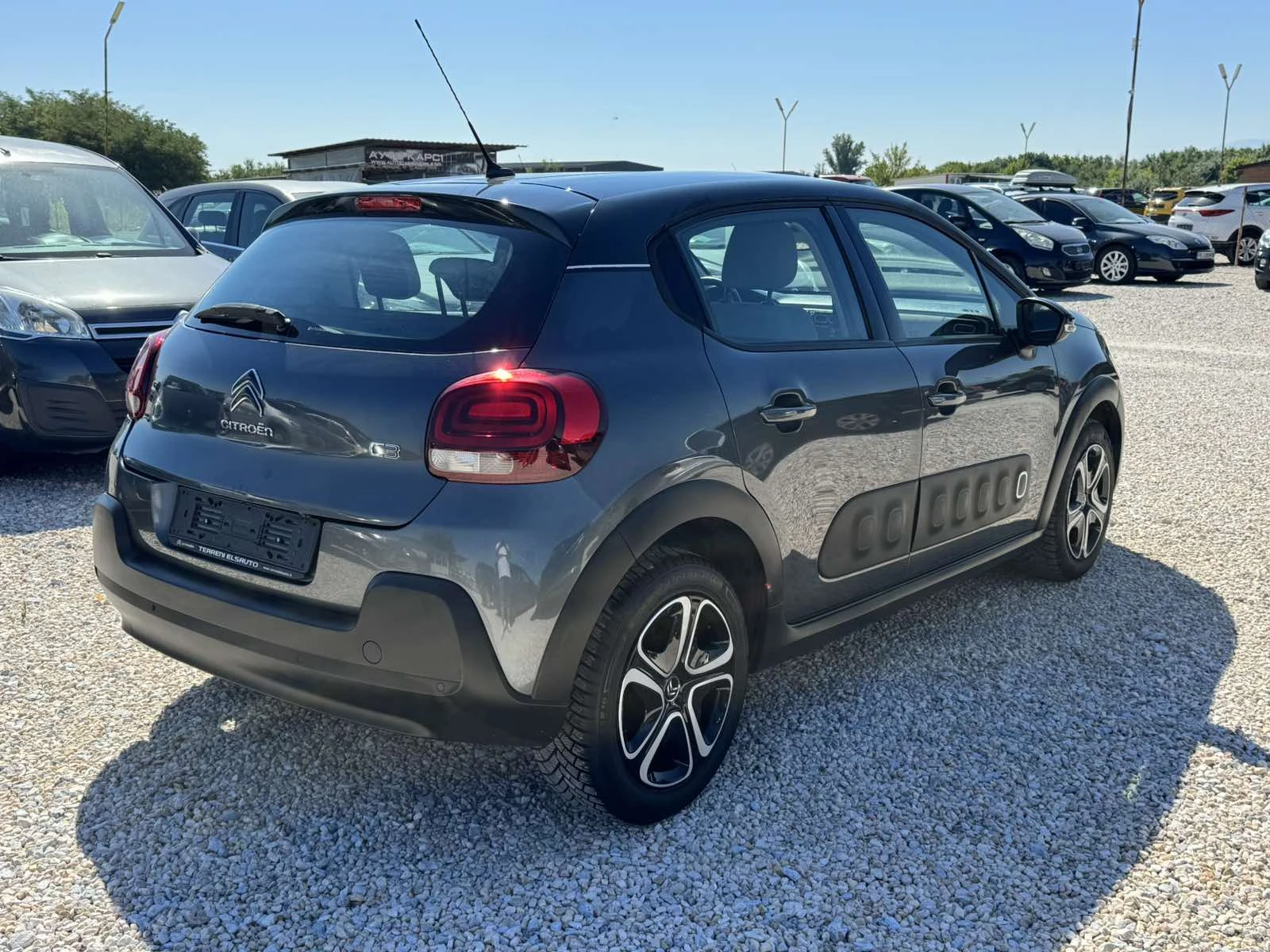 Citroen C3 1.2Pure Tech Shine, снимка 4 - Автомобили и джипове - 55688040
